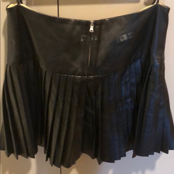 Les Chiffoniers Leather/Pleated minish Skirt SZ 1 - Picture 5 of 8